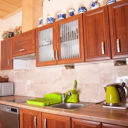 Проживание в семье Pod Nosalem I *