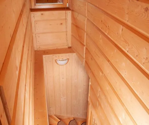 Pod Nosalem I Homestay *